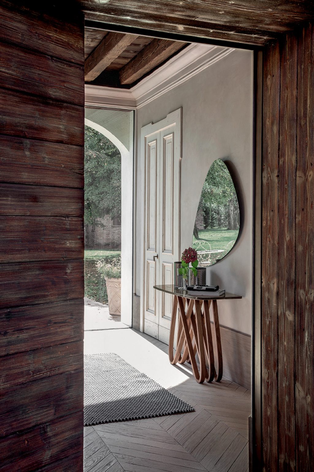 Arpa Glass Console
