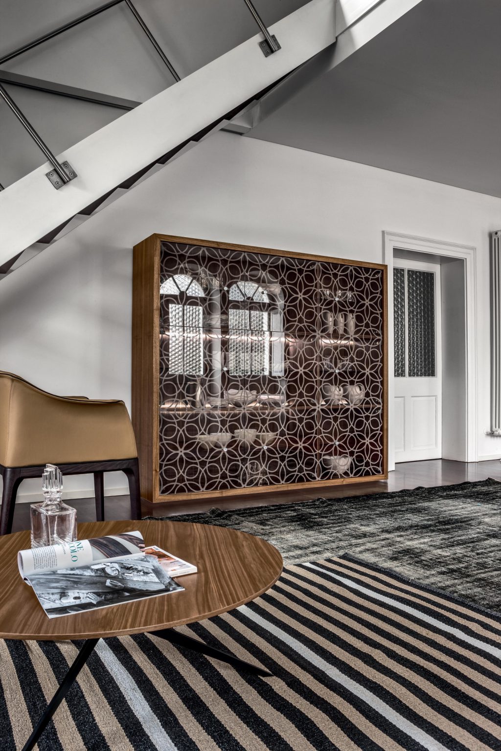 Granada 9 Glass Door Shelve