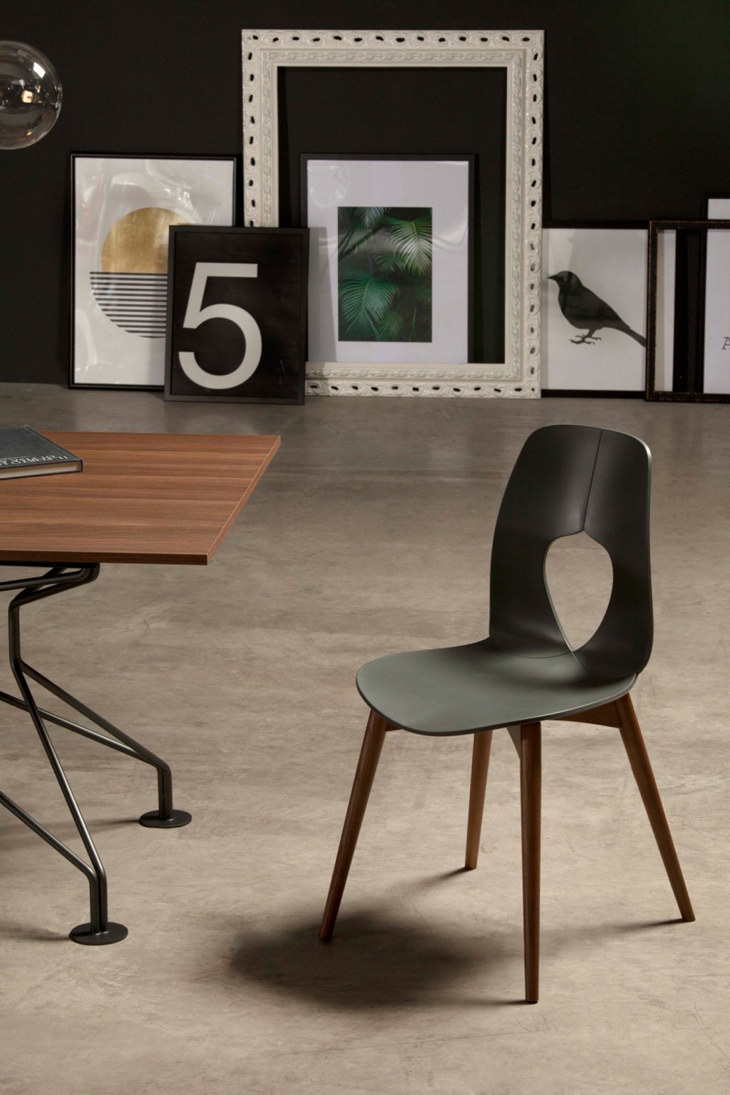 Hole wood chair - Set of 2