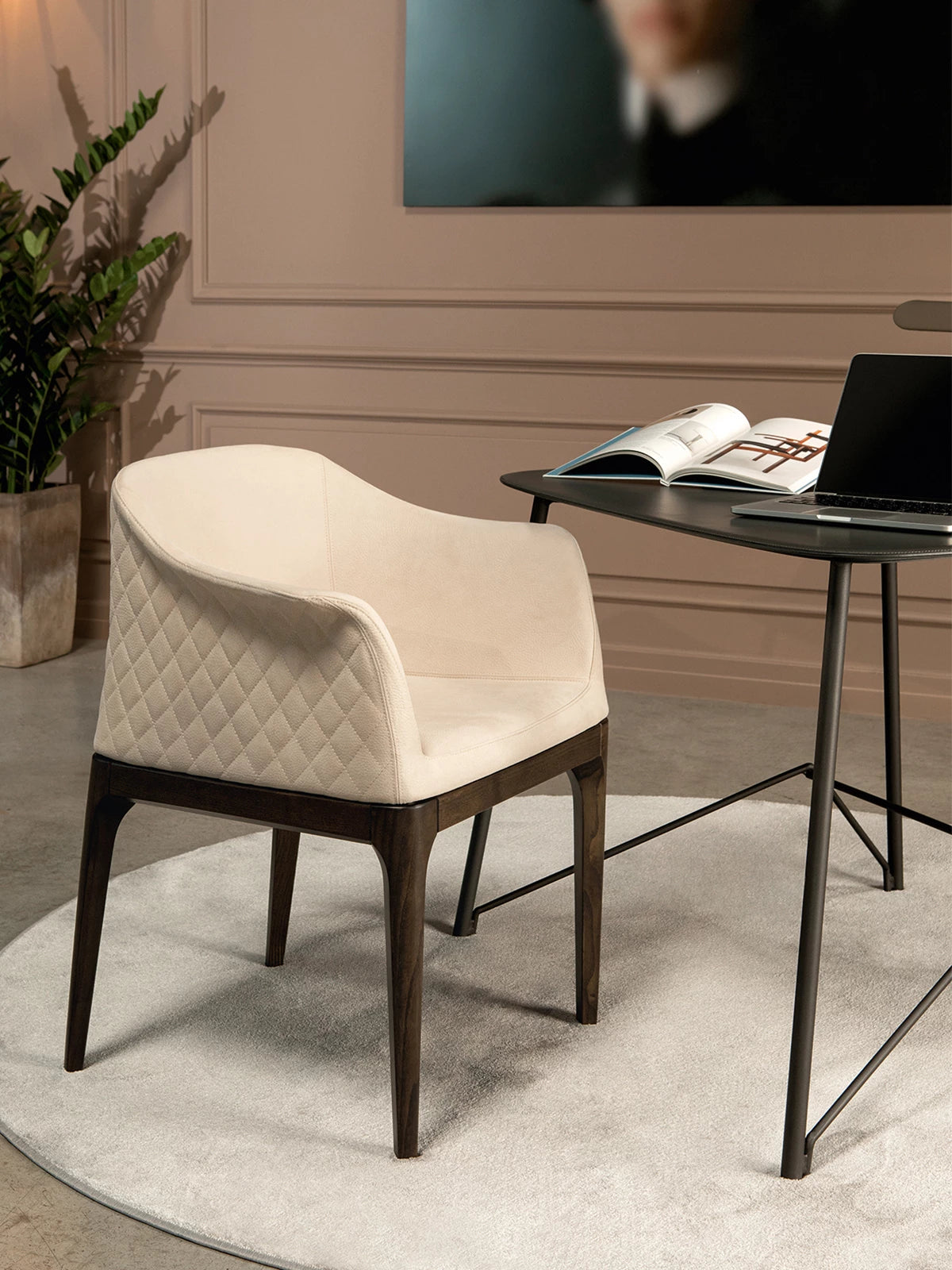 Gilda Elite Armchair