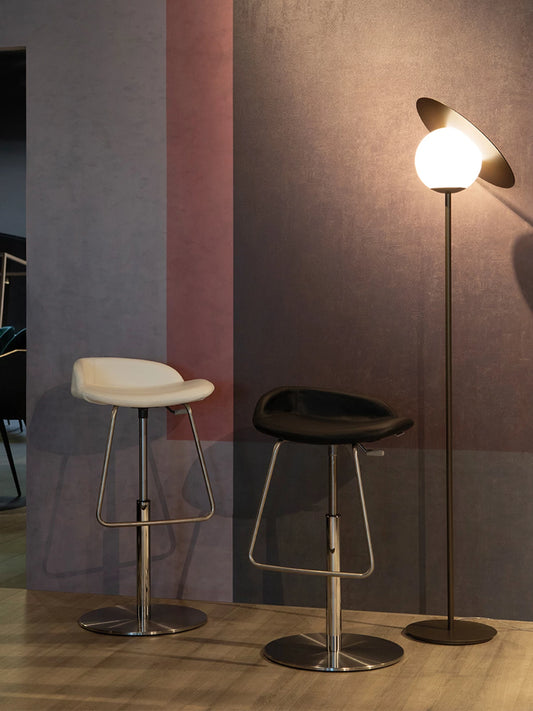 Brend Adjustable stool