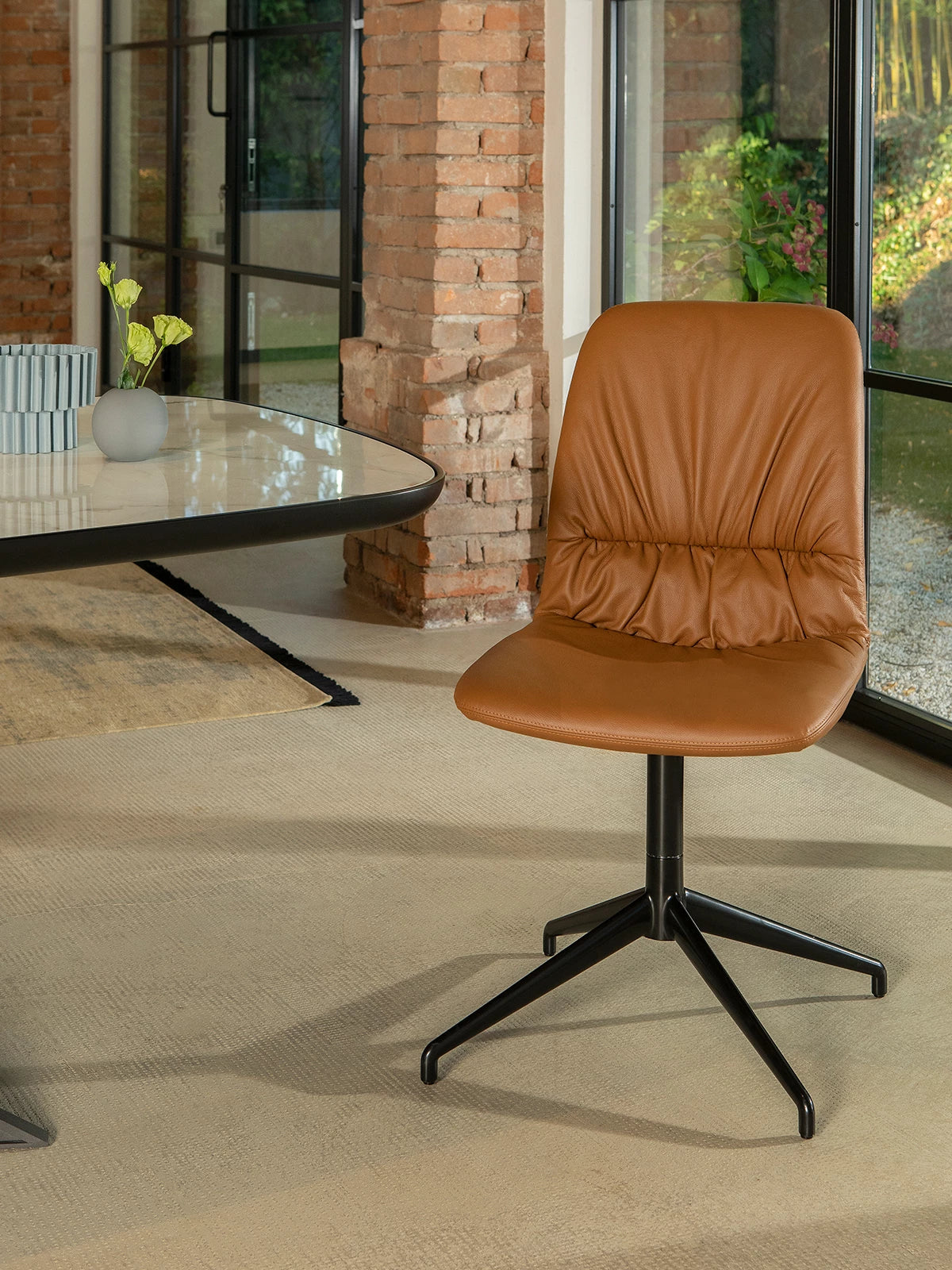 Dafne Swivel chair