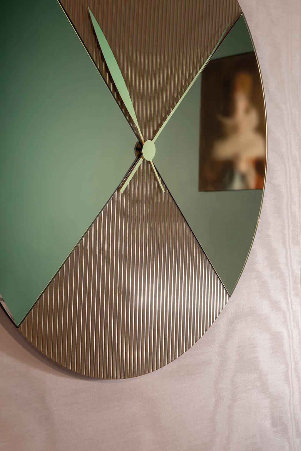 Era Ora Round Mirror Clock